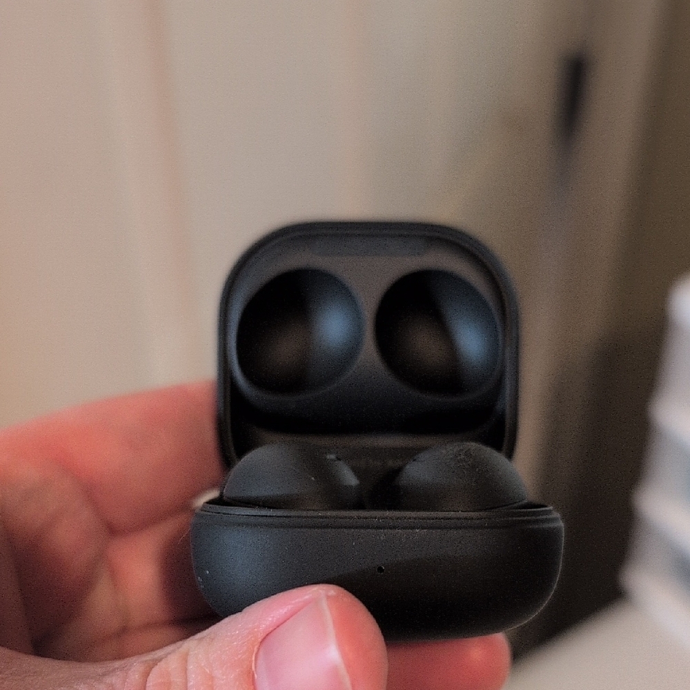 Samsung Galaxy Buds 2 Pro Matte Black Earbuds And Charging Case - Picture 11 of 16